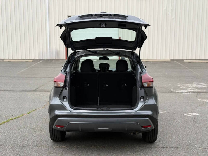 2023 Nissan Kicks S