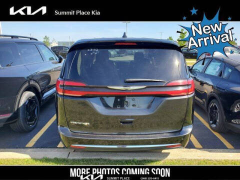 2023 Chrysler Pacifica Touring L