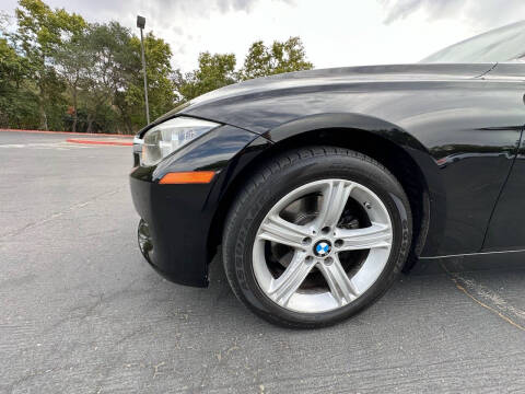 2015 BMW 3 Series 320i