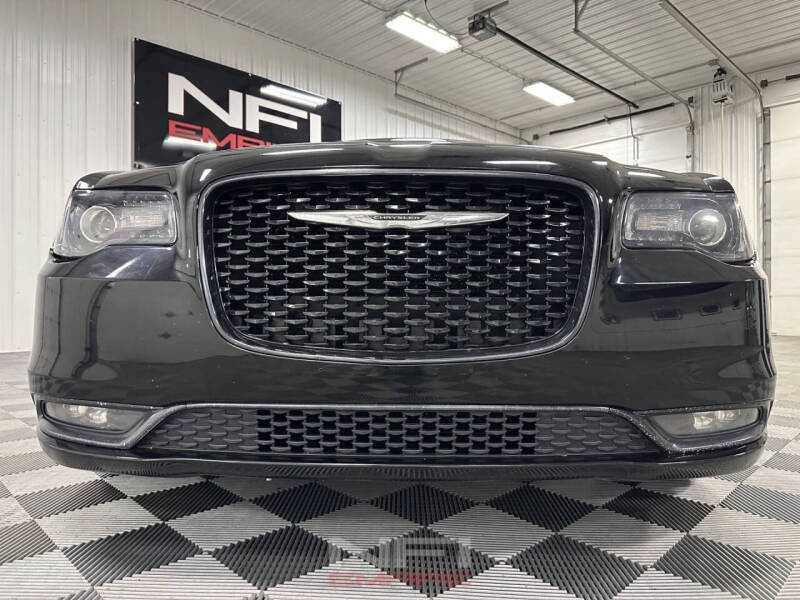 2016 Chrysler 300