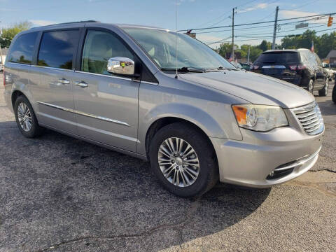 2013 Chrysler Town and Country Touring-L