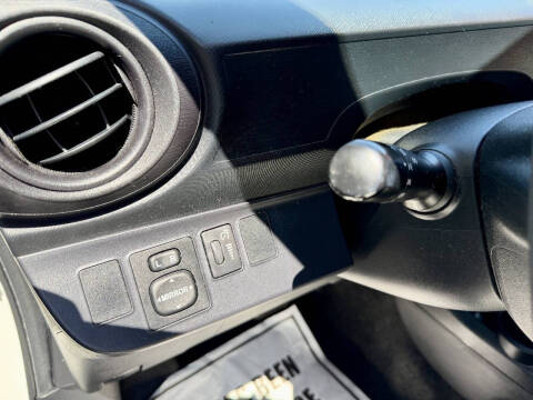2016 Toyota Prius c One