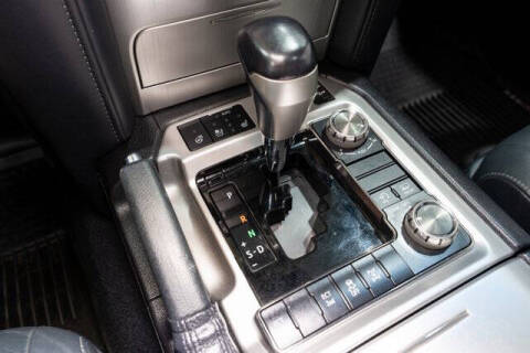 2016 Toyota Land Cruiser