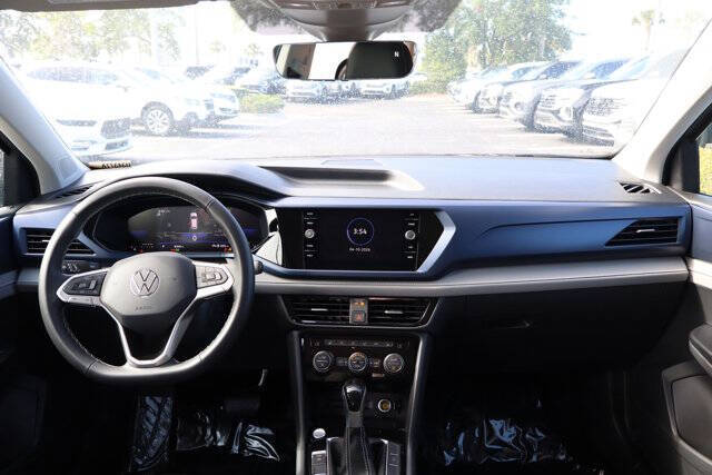 2024 Volkswagen Taos SE 4Motion