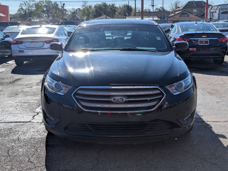2018 Ford Taurus SEL