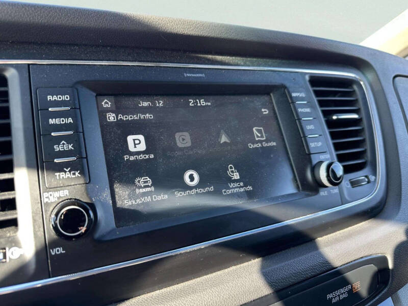 2017 Kia Sedona LX