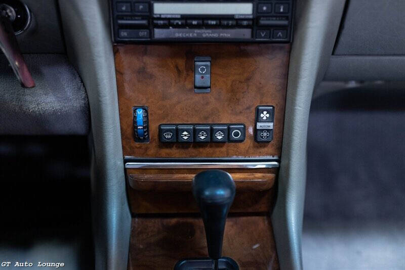 1986 Mercedes-Benz 560-Class 60
