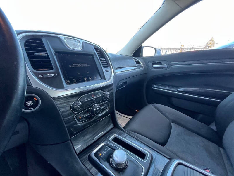 2019 Chrysler 300 Touring