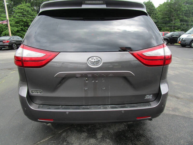 2017 Toyota Sienna XLE 7-Passenger