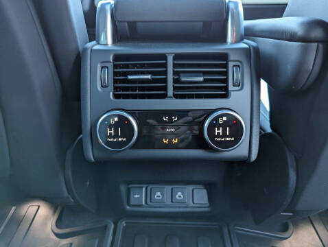 2024 Land Rover Discovery P300 Dynamic SE