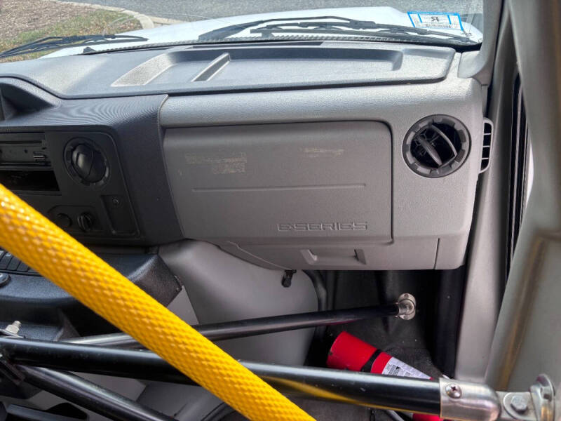 2014 Ford E-Series E-350 SD