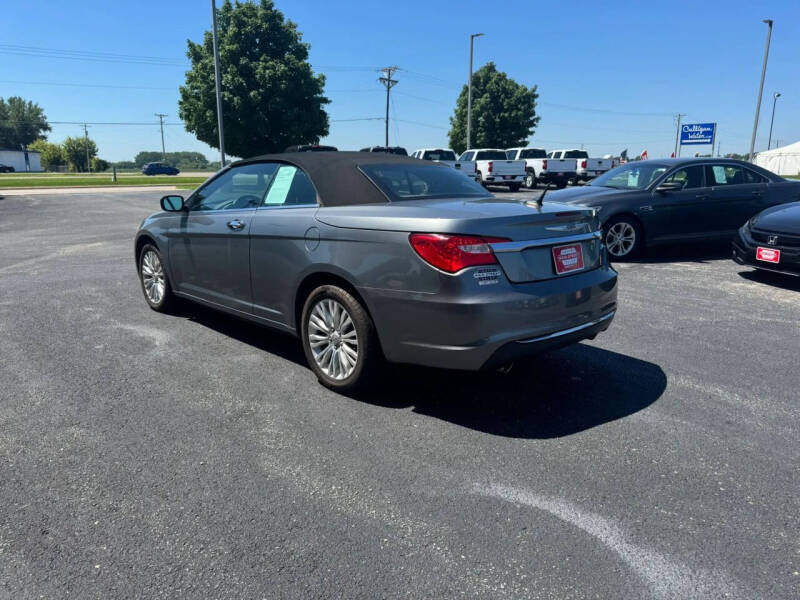 2011 Chrysler 200 Limited