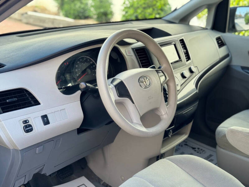 2013 Toyota Sienna L 7-Passenger