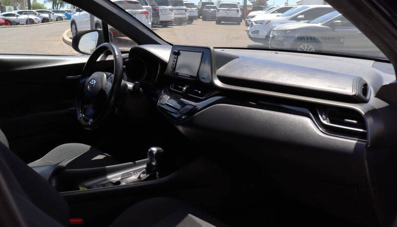 2018 Toyota C-HR XLE Premium