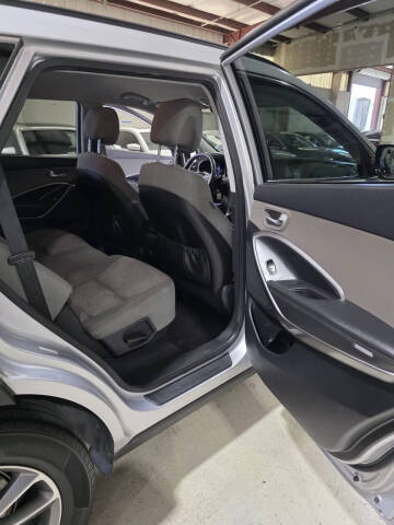 2017 Hyundai Santa Fe SE