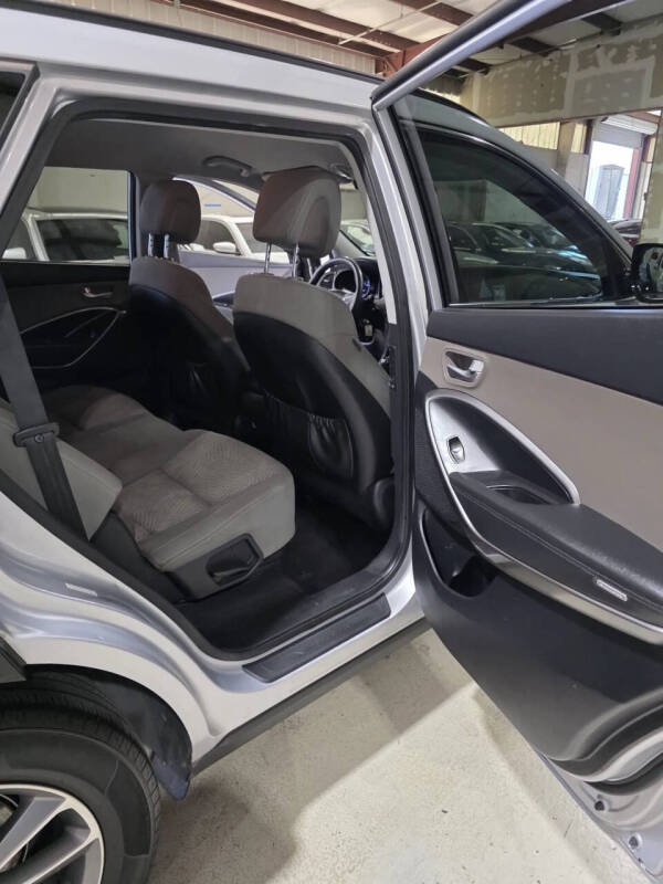 2017 Hyundai Santa Fe SE