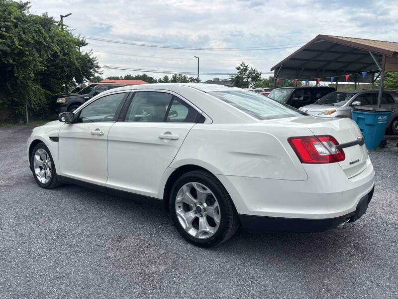 2011 Ford Taurus SEL