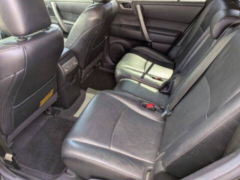 2012 Toyota Highlander SE