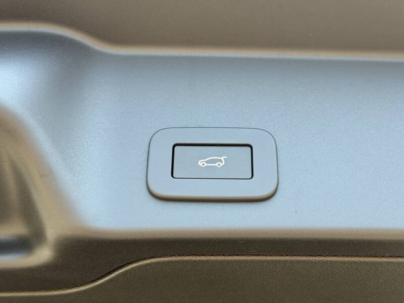 2025 Land Rover Range Rover Evoque P250 S