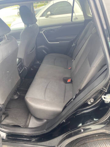 2022 Toyota RAV4 LE