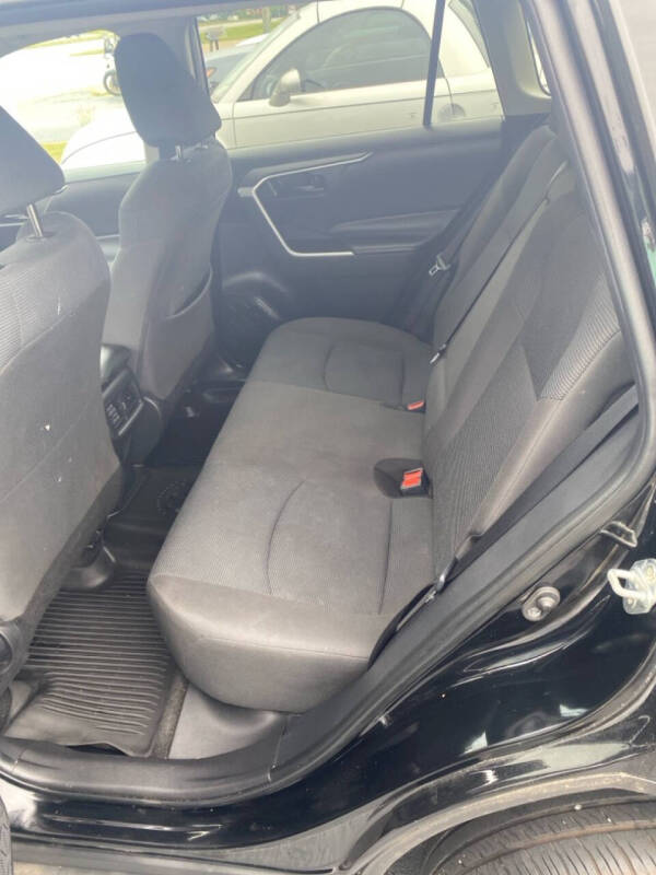 2022 Toyota RAV4 LE
