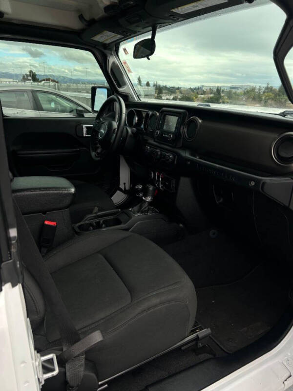 2020 Jeep Wrangler Sport