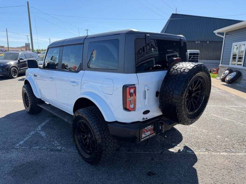 2024 Ford Bronco Outer Banks