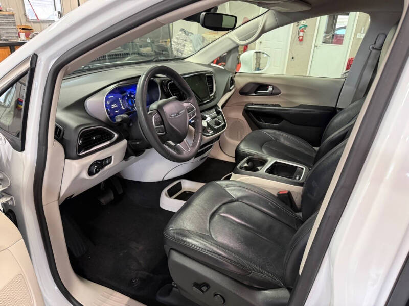2022 Chrysler Pacifica Touring L