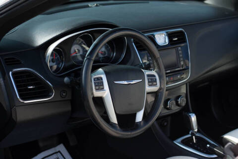 2012 Chrysler 200 Limited