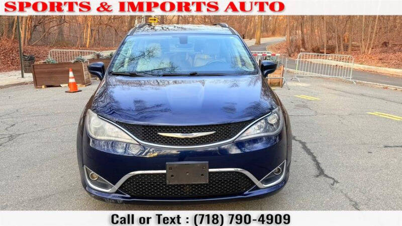 2017 Chrysler Pacifica Touring-L Plus