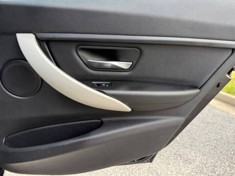 2016 BMW 3 Series 320i