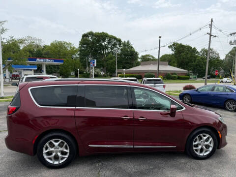2018 Chrysler Pacifica Touring L Plus