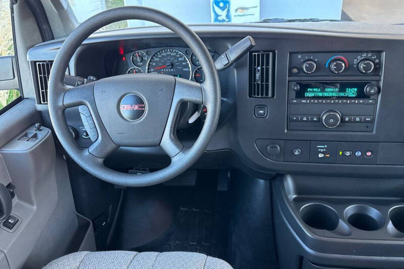 2025 GMC Savana 3500