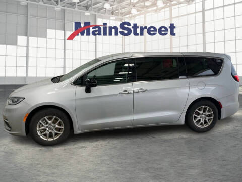 2024 Chrysler Pacifica Touring L