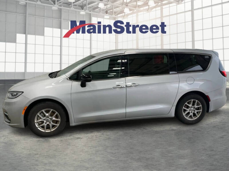 2024 Chrysler Pacifica Touring L