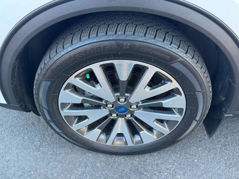 2020 Ford Escape Titanium