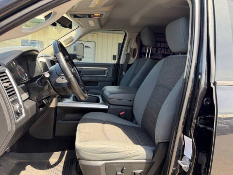 2017 RAM 1500 SLT