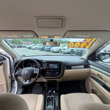 2016 Mitsubishi Outlander SE