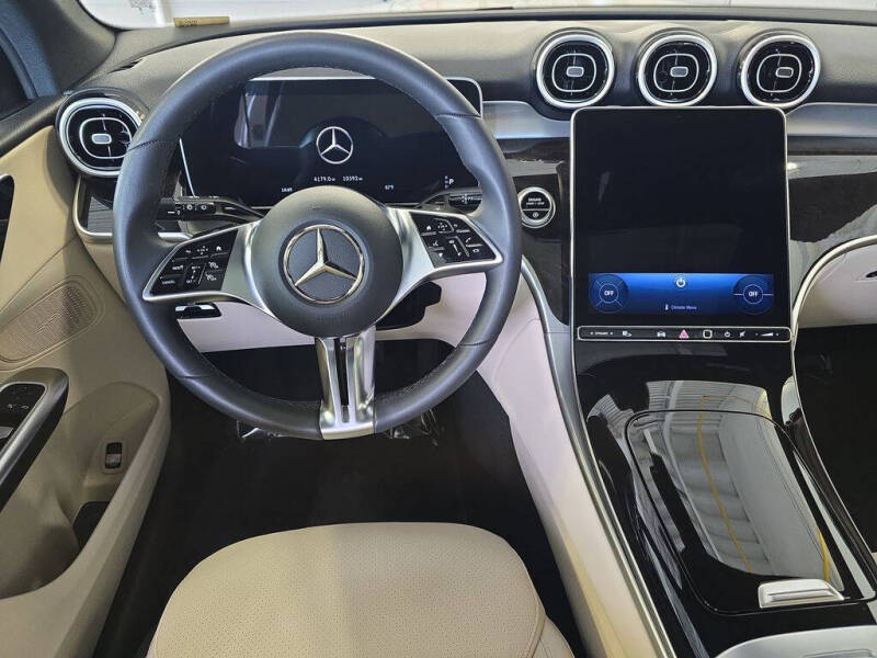 2025 Mercedes-Benz GLC GLC 300