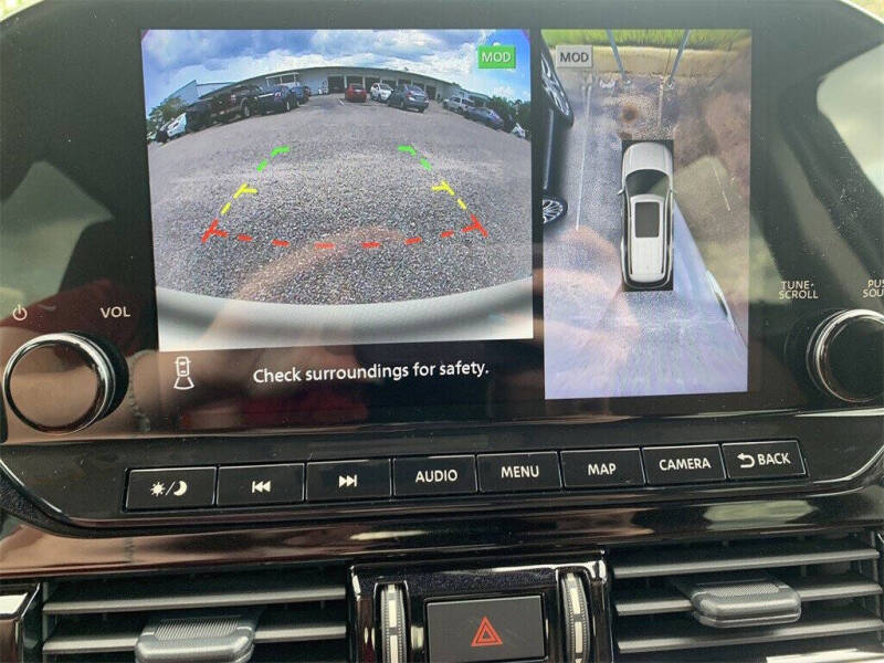 2025 Nissan Pathfinder Platinum