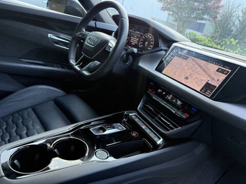 2023 Audi e-tron GT quattro Premium Plus
