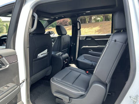 2025 GMC Acadia Denali