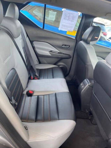 2023 Nissan Kicks SR