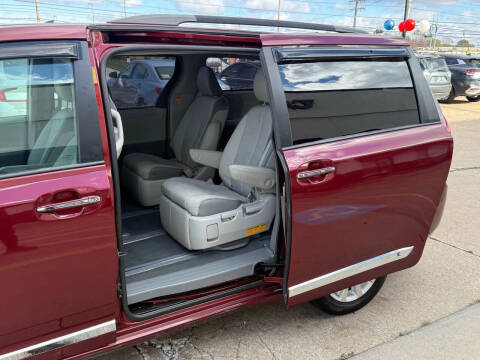 2013 Toyota Sienna Limited 7-Passenger