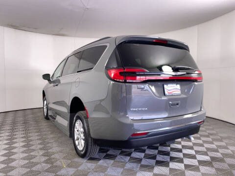 2022 Chrysler Pacifica Touring L