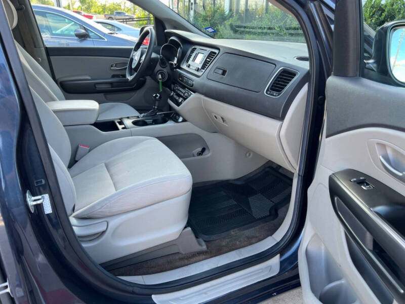 2016 Kia Sedona LX