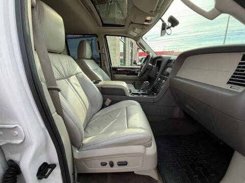 2016 Lincoln Navigator Select