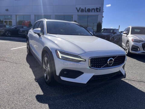 2024 Volvo V60 Cross Country B5 Plus