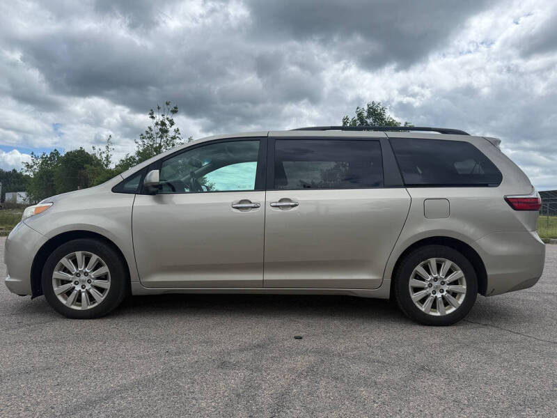 2015 Toyota Sienna XLE 7-Passenger