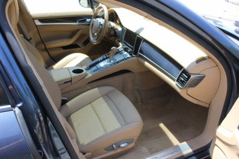 2014 Porsche Panamera 4